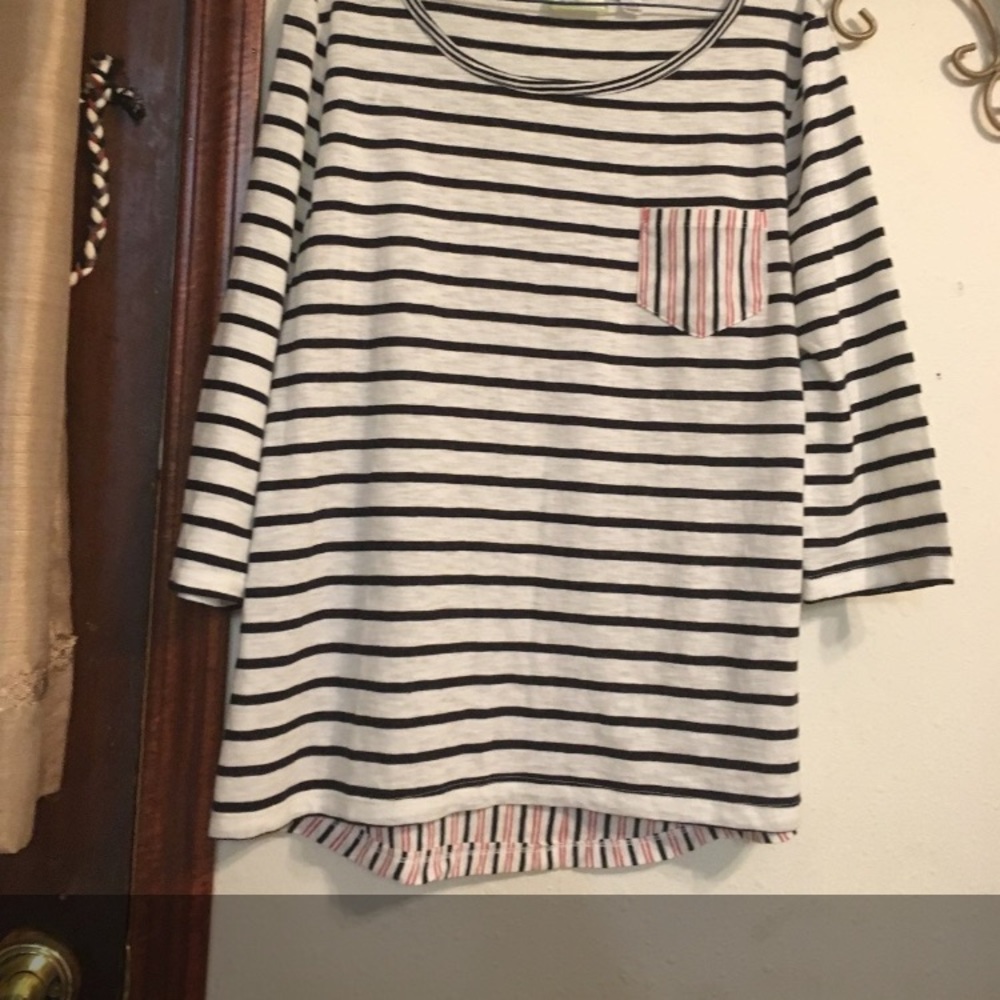 oneque sport shirt Large